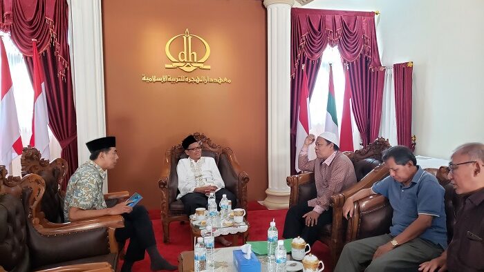 Pimpinan Pondok Kunjungi PP DarulHijrah dan Darul Istiqomah Kalsel