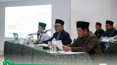 Al-Ikhlash Adakan Fathul Kutub untuk Santri Kelas VI