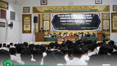 Kuliah Umum Tentang Etiket: Adab Lebih Tinggi dari Ilmu