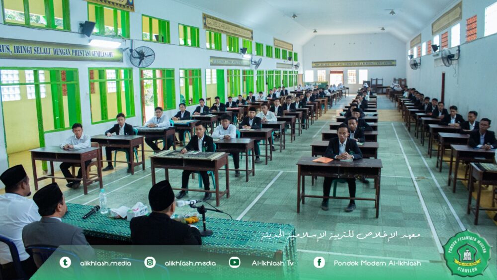 Suasana Ujian Gelombang 1 Siswa Kelas 6 TMI di Pondok Modern Al-Ikhlash