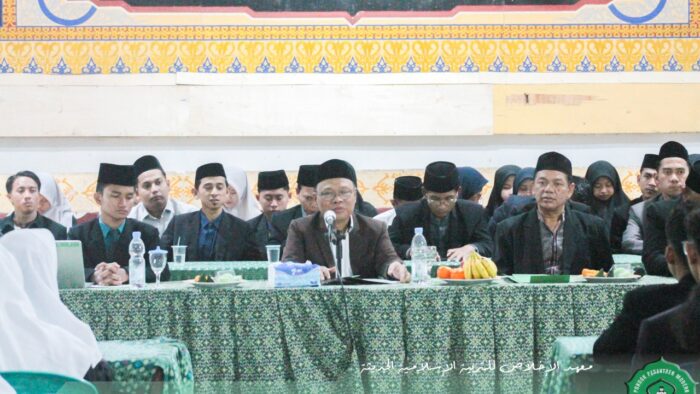 Pembukaan Fathul Kutub Siswa Kelas 6 TMI di Pondok Pesantren Modern Al-Ikhlash
