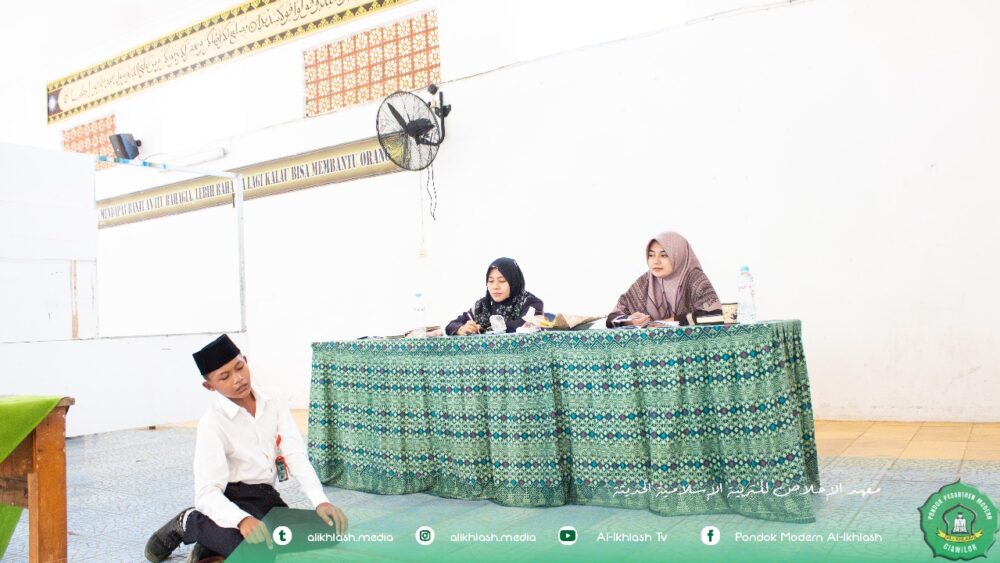 Santri Pondok Pesantren Modern Al-Ikhlash Jalani Ujian Lisan Akhir Tahun
