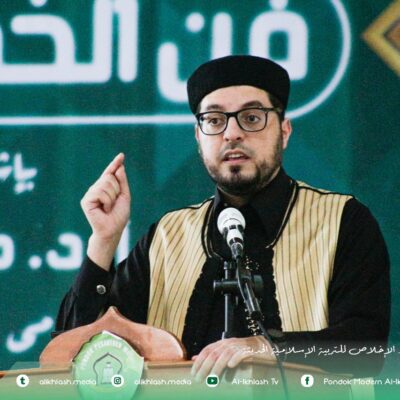Pondok Pesantren Modern Al-Ikhlash Kuningan Mengadakan Pelatihan “Fan Al-Khitobah wa Al-Ilqo” dengan Imam Training and Development Manchester