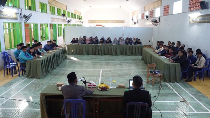 Workshop Di Pondok Modern Al-Ikhlash : Penguatan Peran Guru Dan Peningkatan Semangat Mengajar