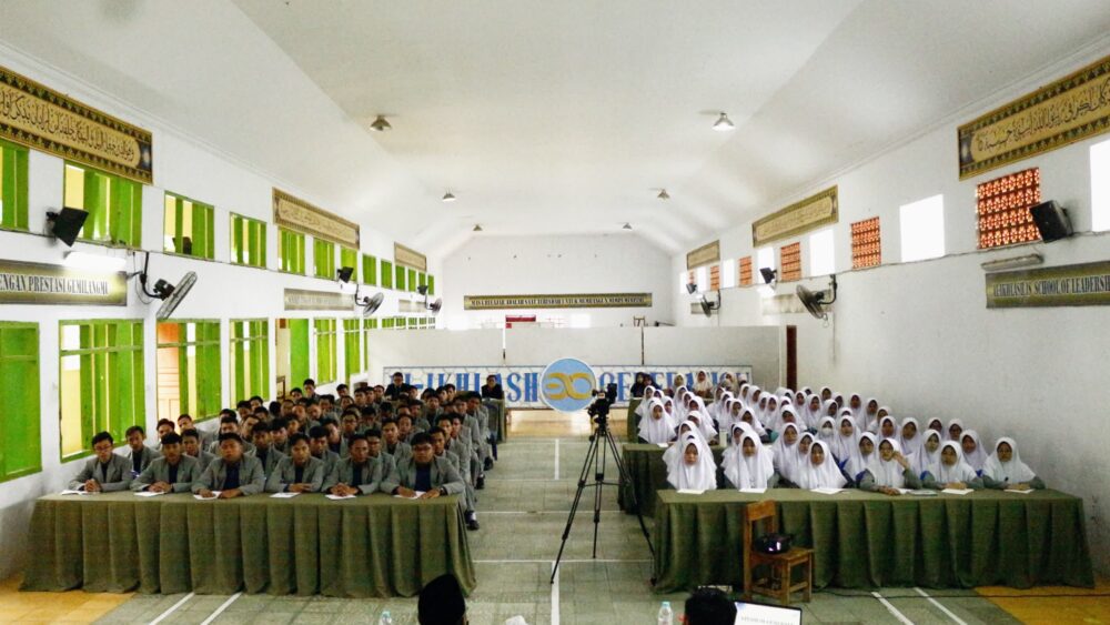 Stadium General Siswa Akhir TMI: Membuka Wawasan, Menguatkan Langkah Menatap Masa Depan