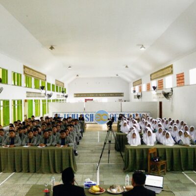 Stadium General Siswa Akhir TMI: Membuka Wawasan, Menguatkan Langkah Menatap Masa Depan