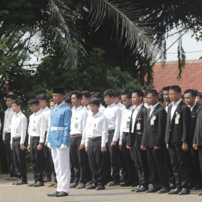 Semarak Upacara 17 Agustus di Pondok Modern Al-Ikhlash