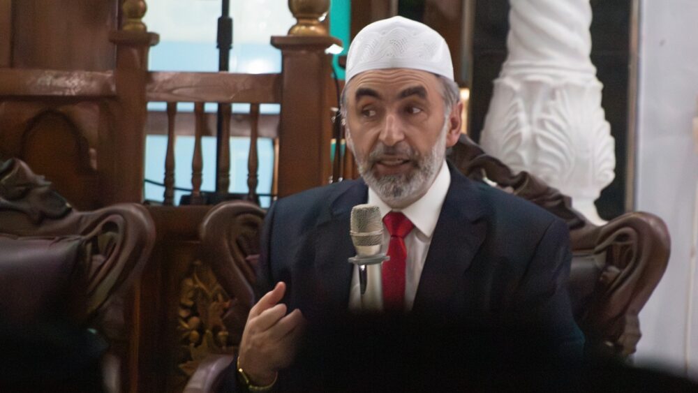 Menggali Inspirasi Bahasa bersama Prof. Dr. Imam Muhammad Bashar Arafat di Pondok Modern Al-Ikhlash