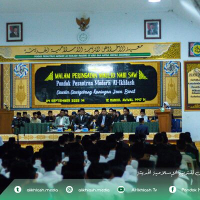 Meneladani Rasulullah, Santri Al-Ikhlash Peringati Maulid Nabi Muhammad SAW
