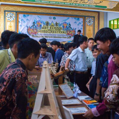 Expo Kesenian Al-Ikhlash: Panggung Ekspresi, Ajang Prestasi Para Santri