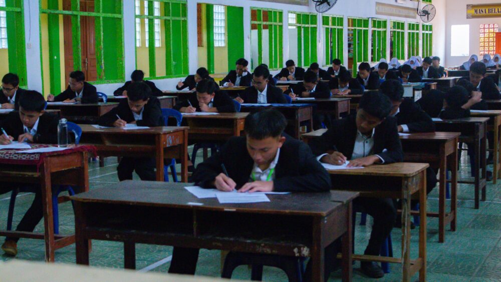 Ujian Gelombang I Menjadi Awal Evaluasi Siswa Kelas Enam Pondok Modern Al-Ikhlash