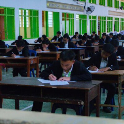 Ujian Gelombang I Menjadi Awal Evaluasi Siswa Kelas Enam Pondok Modern Al-Ikhlash