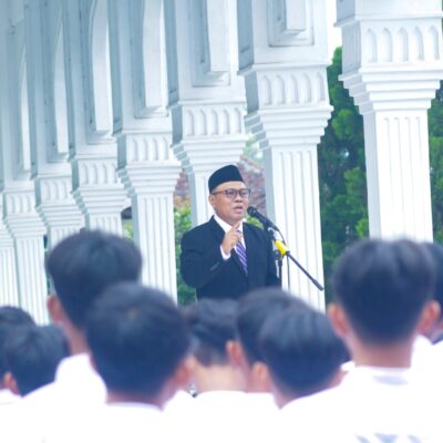 Ujian Tahriri sebagai Sarana Evaluasi dan Pembentukan Karakter Santri di Al-Ikhlash