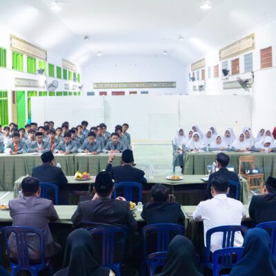 Fathul Kutub Siswa Akhir Pondok Modern Al-Ikhlash: Hidup Adalah Proses Belajar