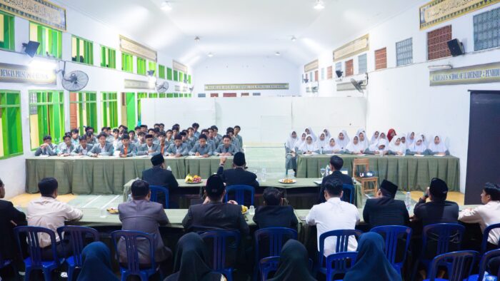 Fathul Kutub Siswa Akhir Pondok Modern Al-Ikhlash: Hidup Adalah Proses Belajar