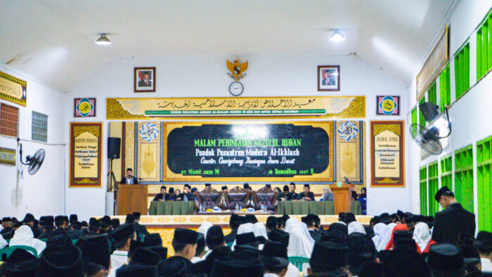 Malam Penuh Hikmah! Peringatan Nuzulul Qur`an di Pondok Modern Al-Ikhlash